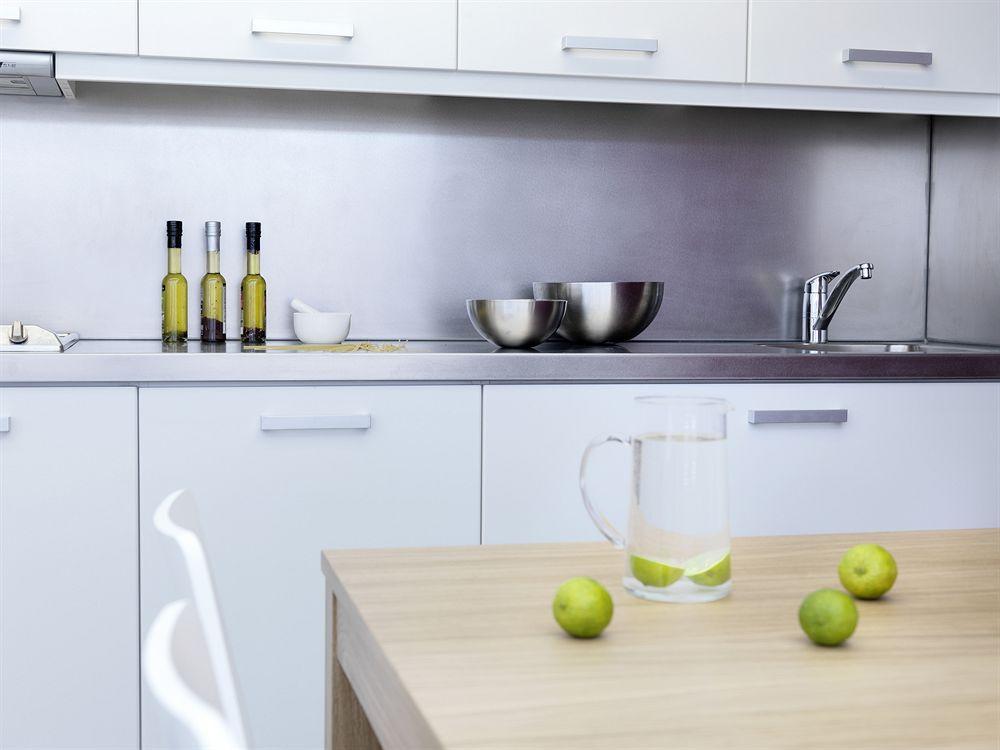 Residencia Melon District Marina Hotel Барселона Екстериор снимка